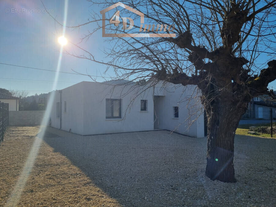Maison à RUOMS