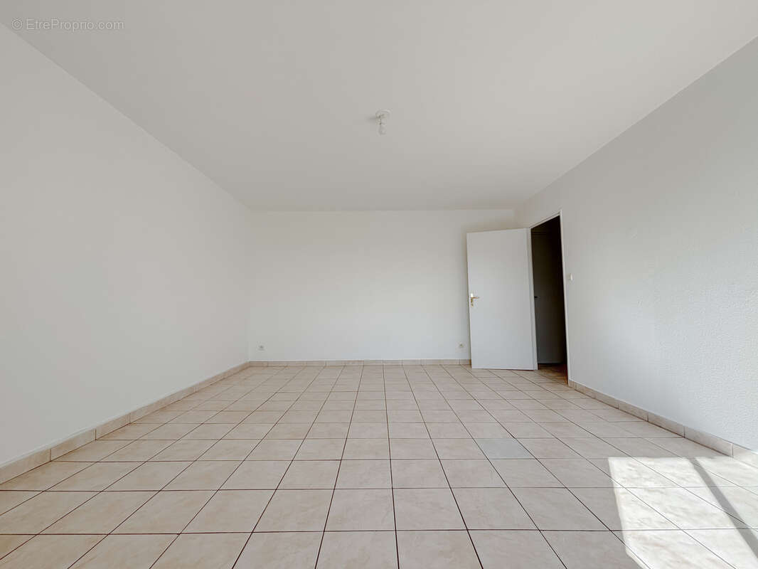 Appartement à BEUVRAGES