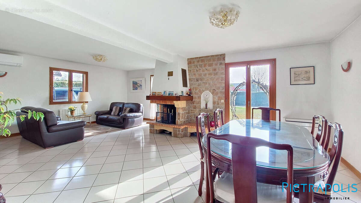 Maison à ORNEX