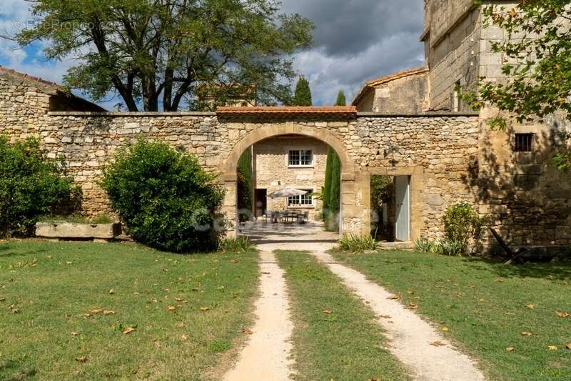 Maison à MEYNES