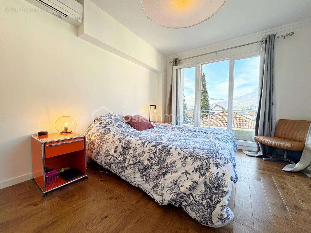 Appartement à CORENC