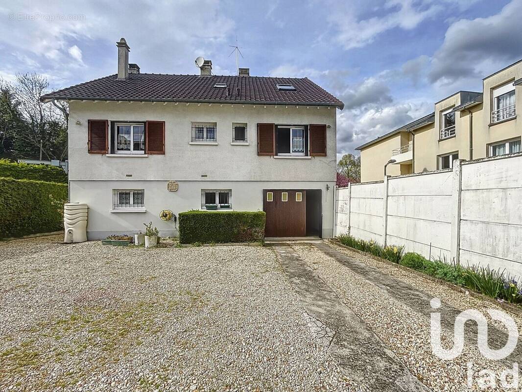 Photo 1 - Maison à MENNECY
