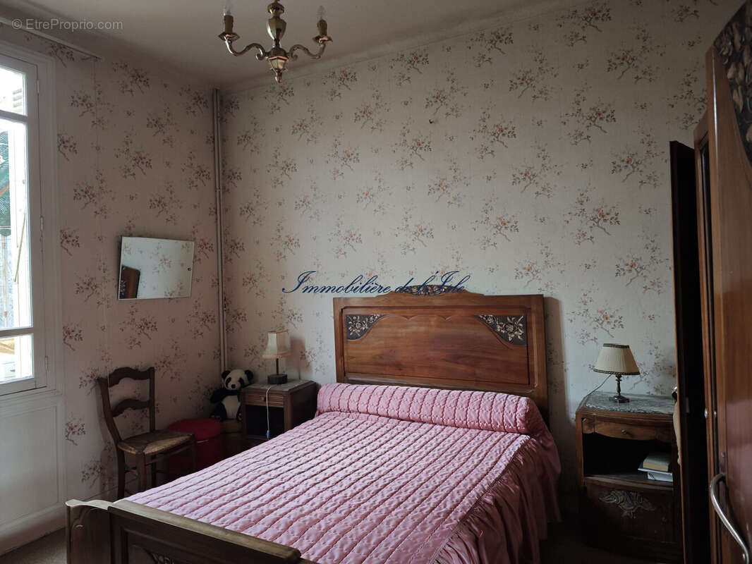 Chambre RDC - Maison à PERIGUEUX
