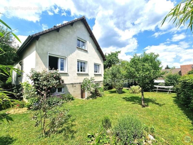 Maison à SAINT-GERMAIN-LES-ARPAJON