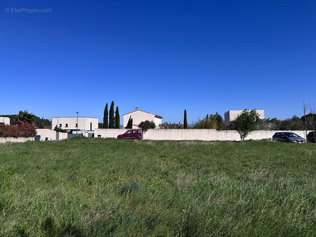 Terrain à VILLENEUVE-LES-AVIGNON