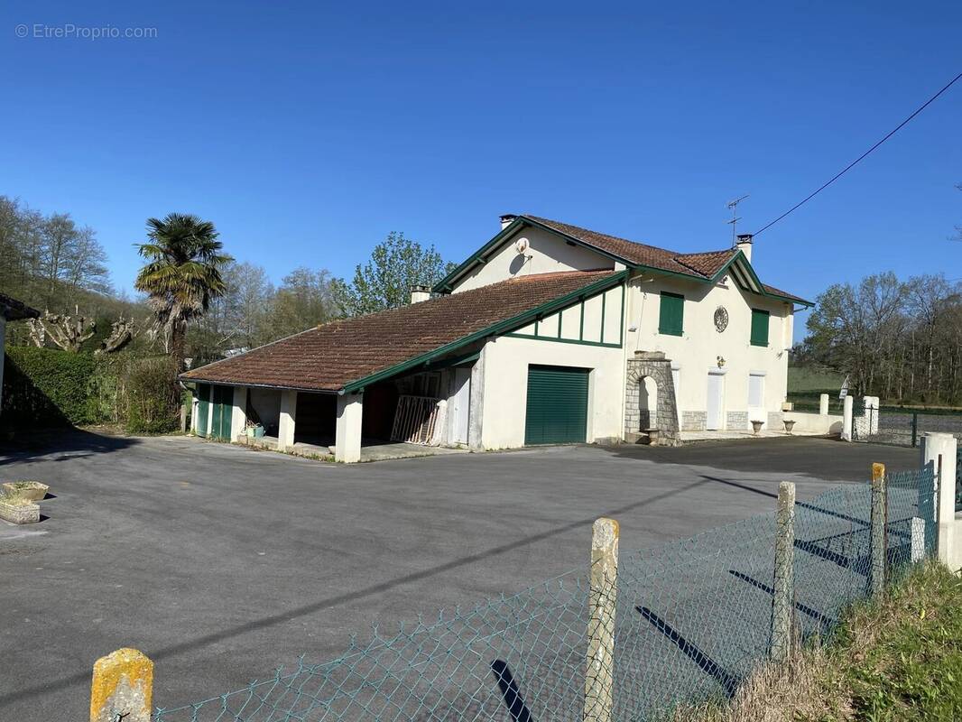 Maison à POUILLON