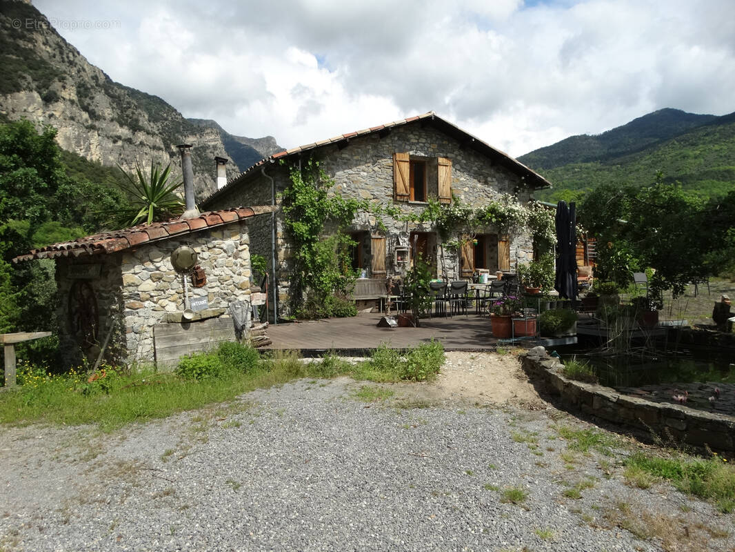 Maison à LA TOUR