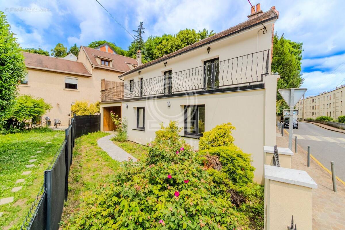 Maison à BOUGIVAL
