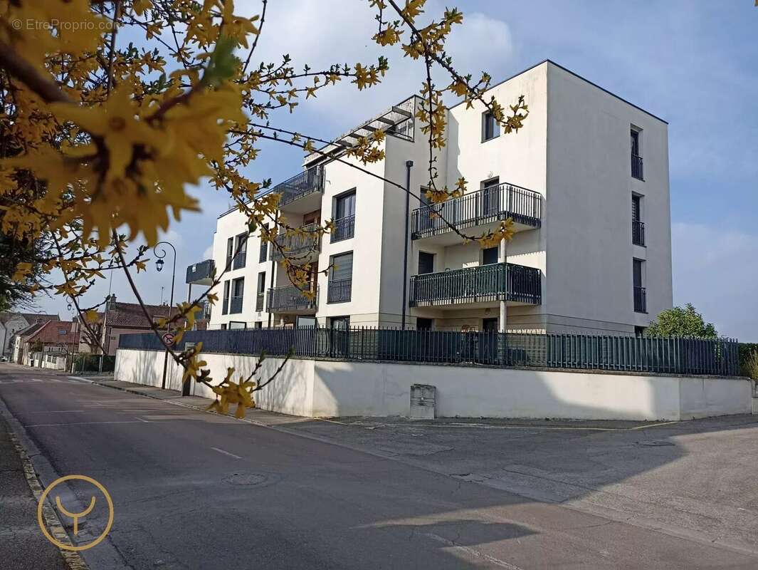 Appartement à PONT-SAINTE-MARIE