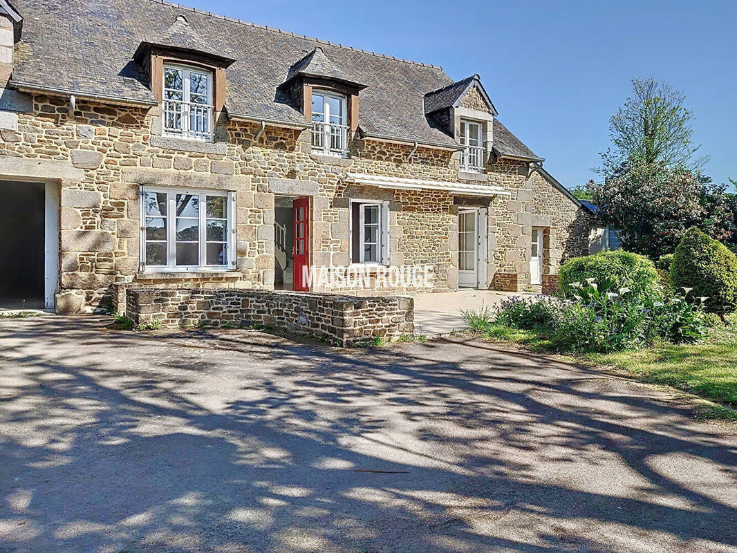 Maison à COMBOURG