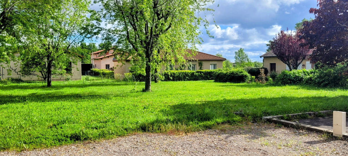 Terrain à LANCIE