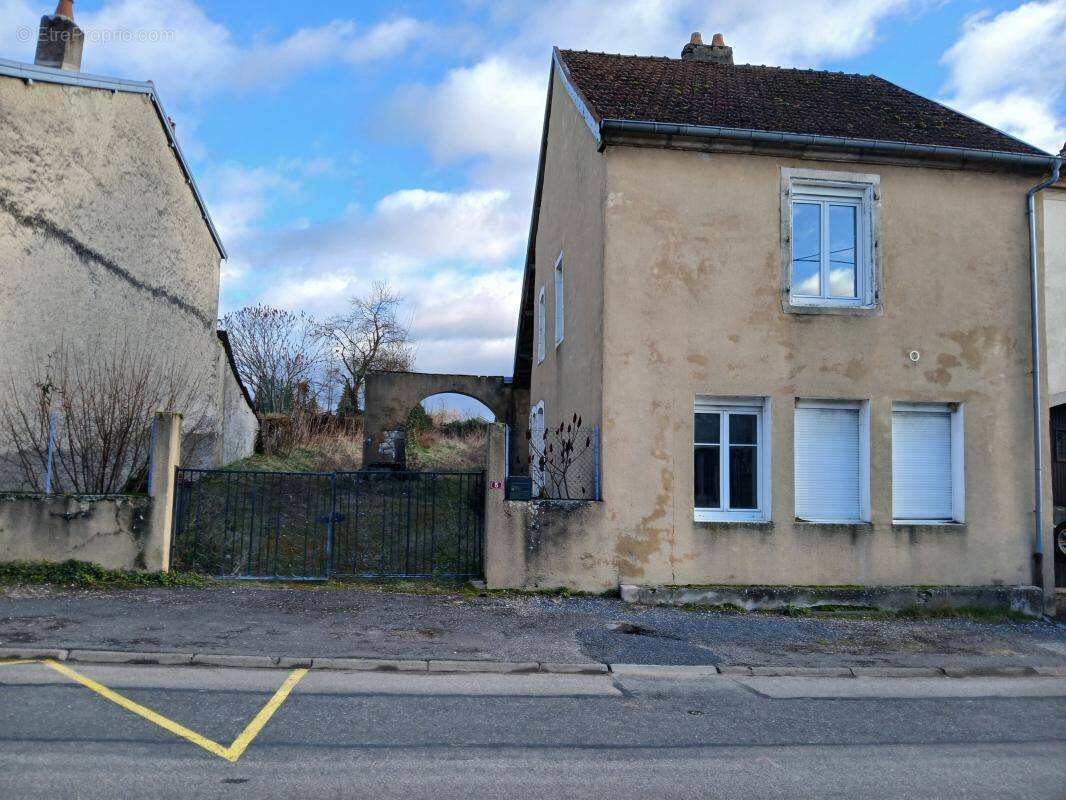 Maison à BLONDEFONTAINE