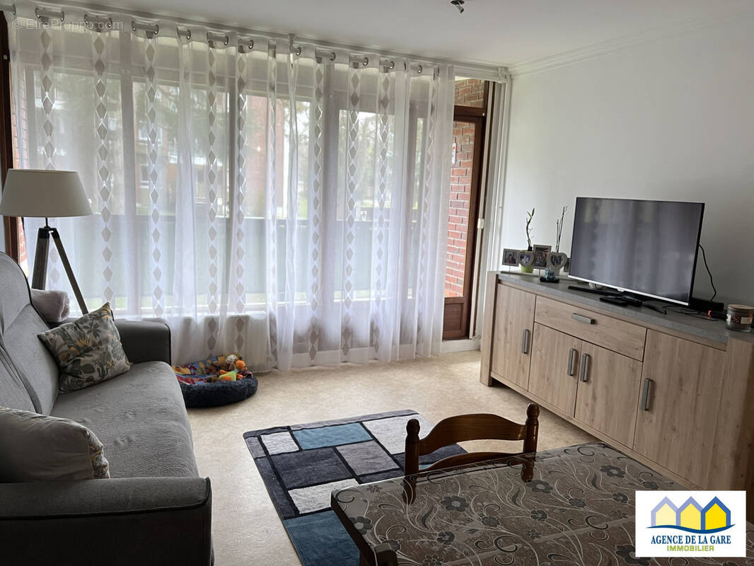 Appartement à SURVILLIERS