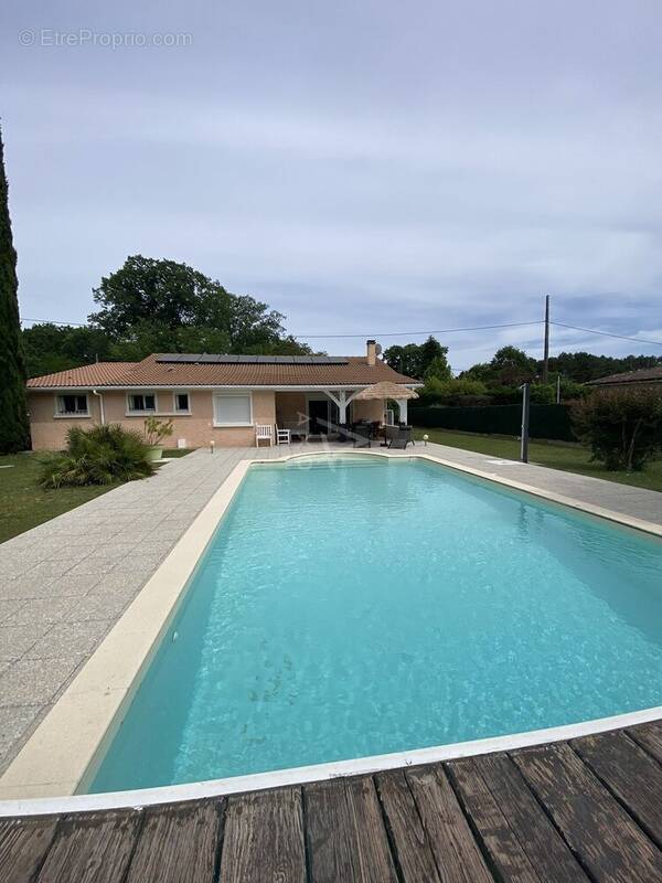 Maison à SALLES