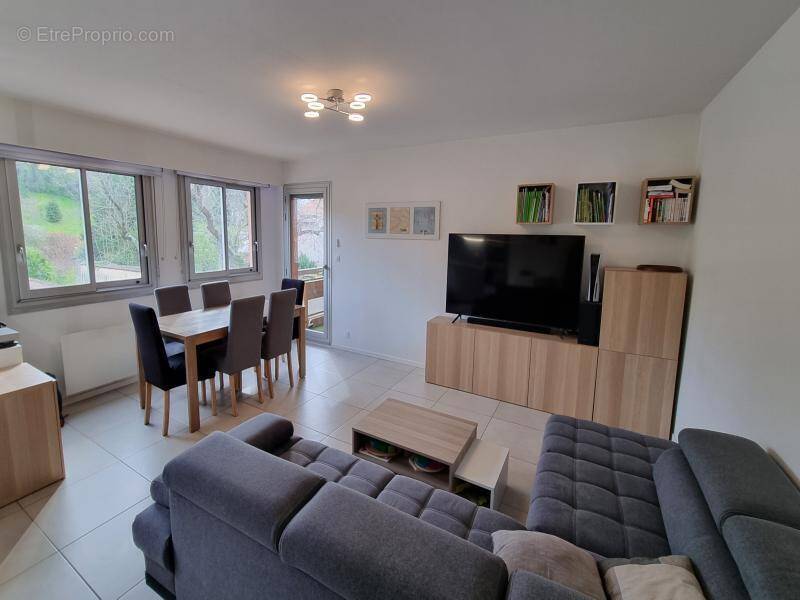 Appartement à DECINES-CHARPIEU