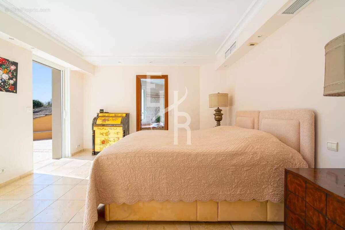 Maison à MOUGINS