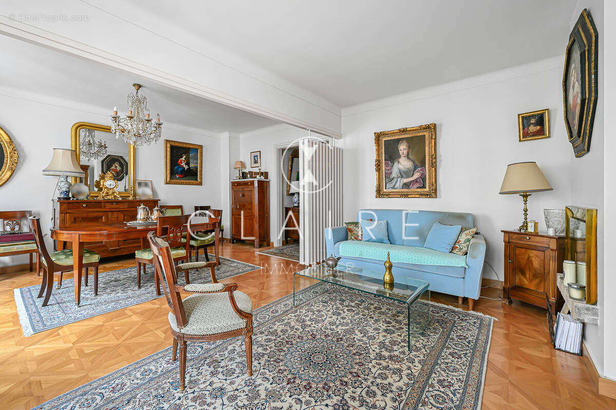 Appartement à PARIS-7E