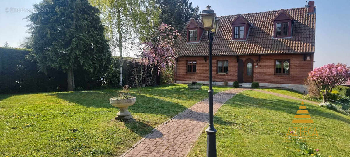 Maison à WALINCOURT-SELVIGNY