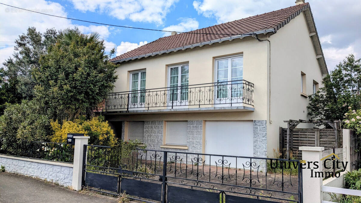 Maison à SAINT-SEBASTIEN-SUR-LOIRE