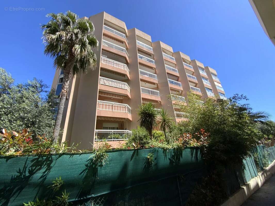 Appartement à ROQUEBRUNE-CAP-MARTIN