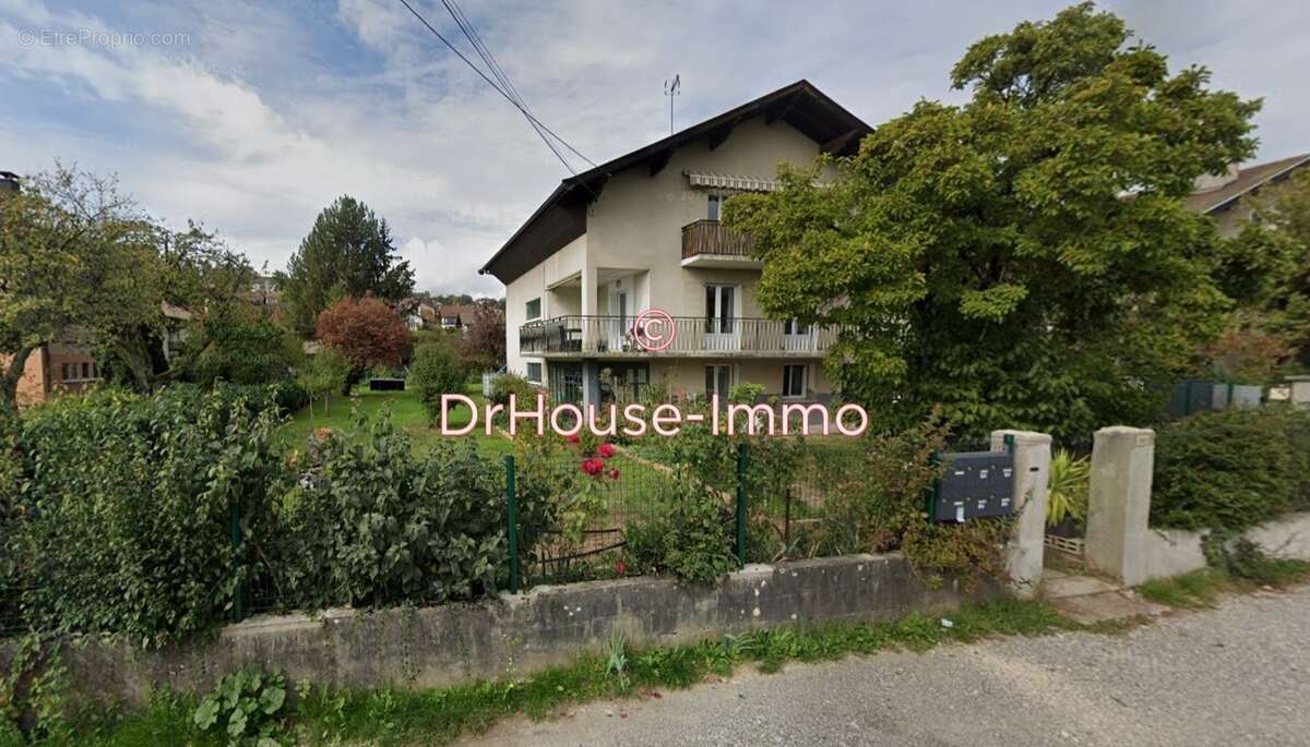Appartement à POISY