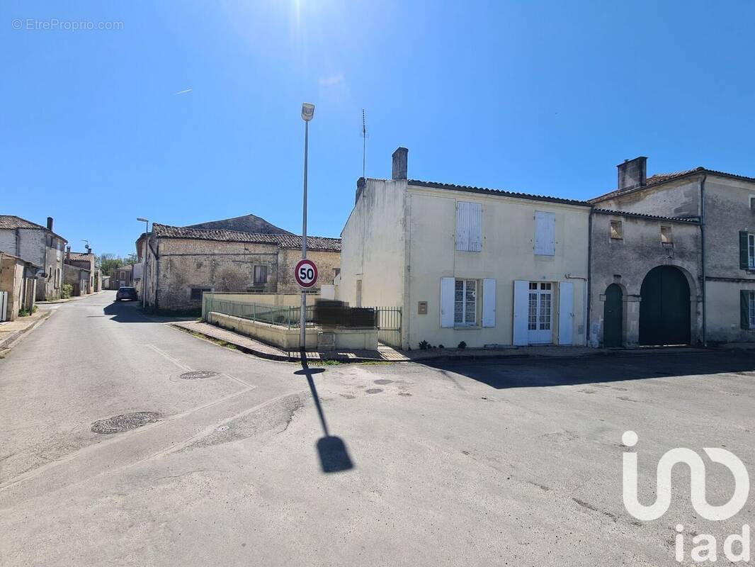 Photo 1 - Maison à MATHA