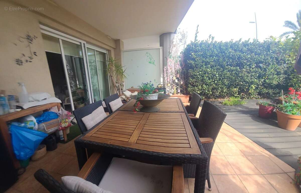 Appartement à VALLAURIS