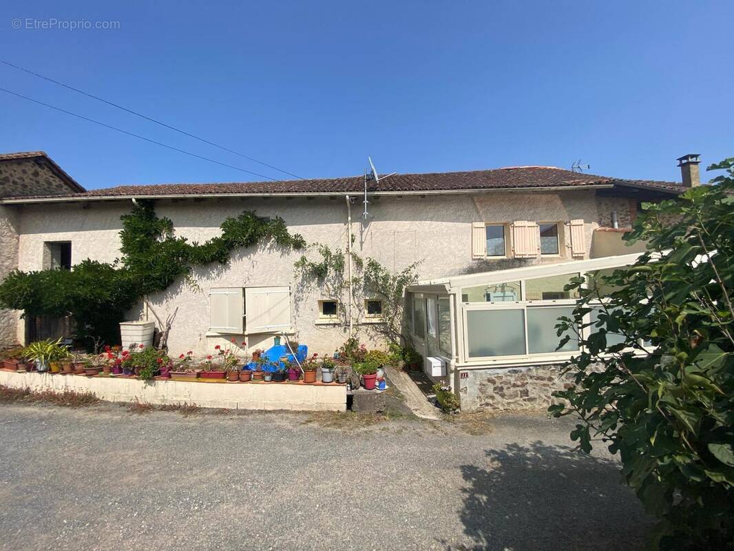 Photo 1 - Maison à CHASSENON