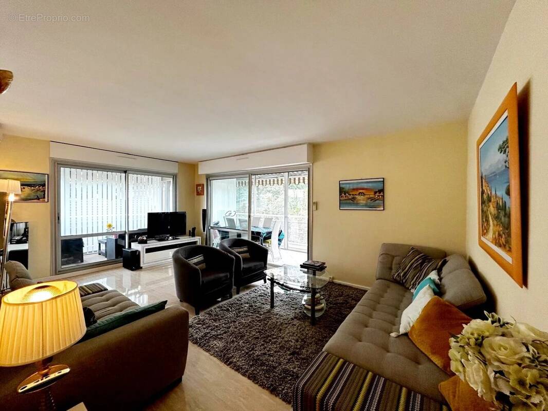 Appartement à MANDELIEU-LA-NAPOULE