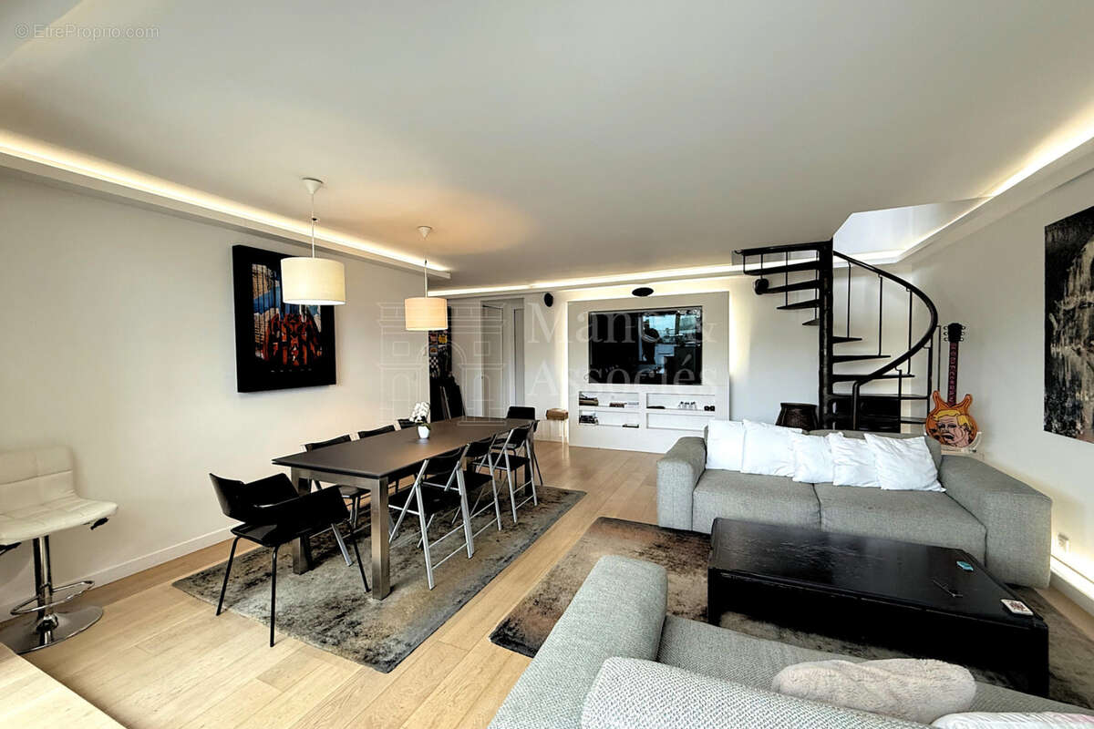 Appartement à NEUILLY-SUR-SEINE