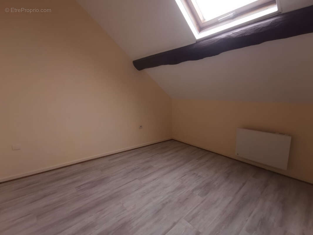 Appartement à LA CHAPELLE-EN-SERVAL