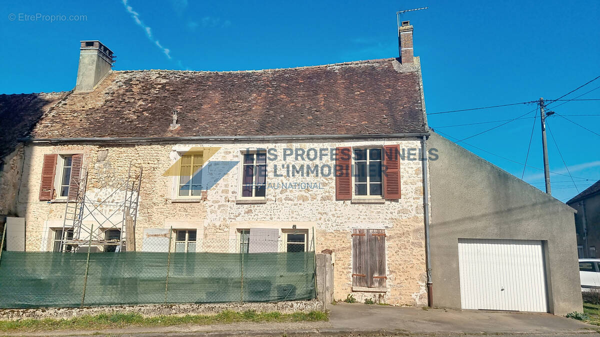 Maison à BRANSLES