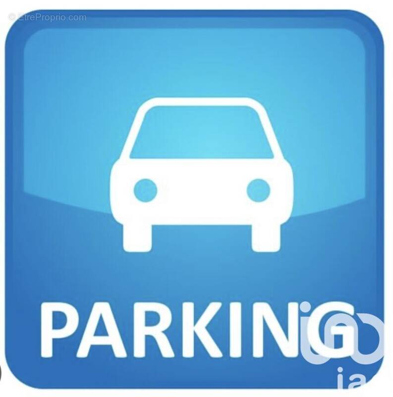 Photo 1 - Parking à SIX-FOURS-LES-PLAGES
