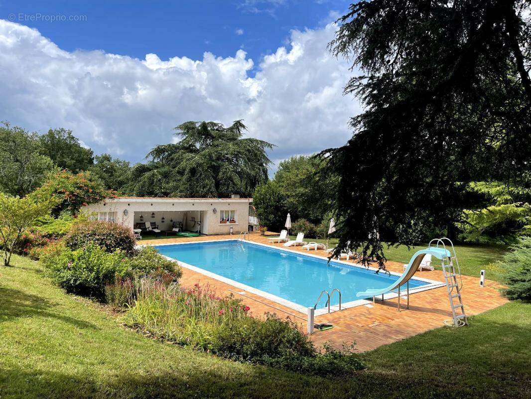 Maison à LAYRAC
