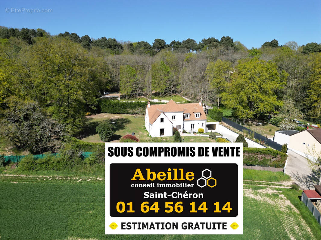 Maison à SAINT-CHERON