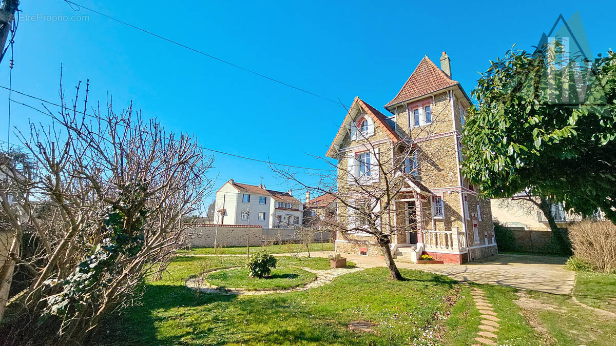 Maison à BROU-SUR-CHANTEREINE