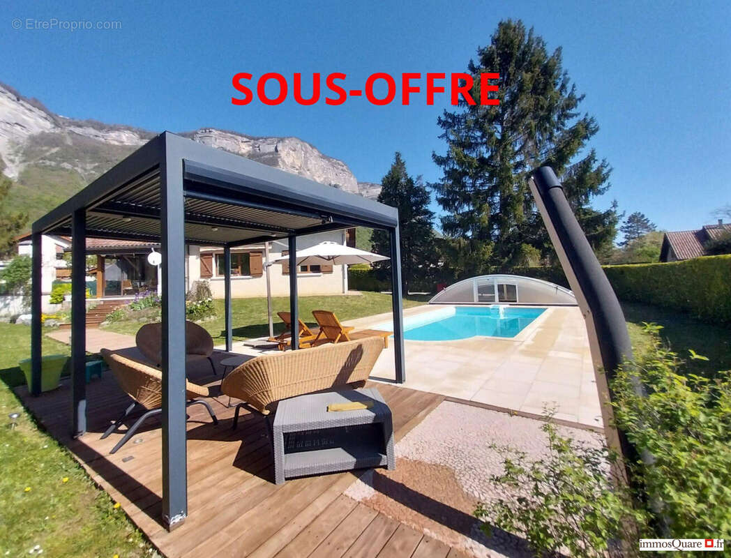 Terrasse/Pergola piscine - Maison à CROLLES