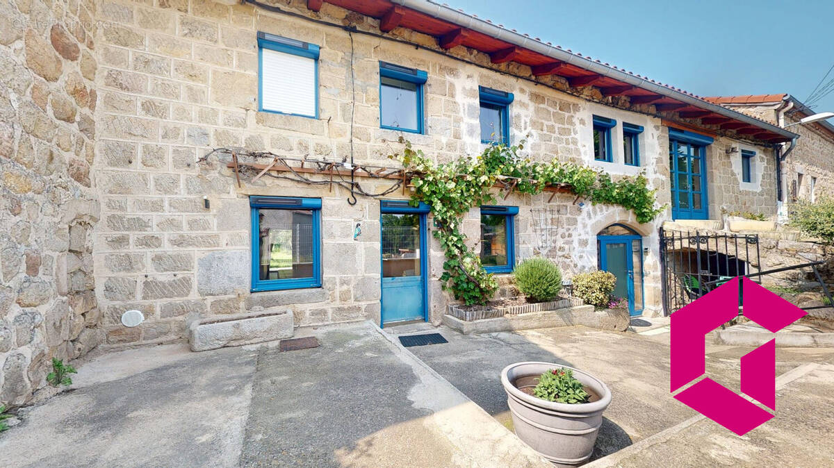 Maison à GRAZAC