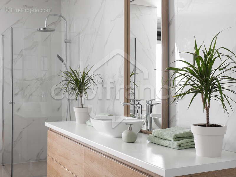 Appartement à LATTES
