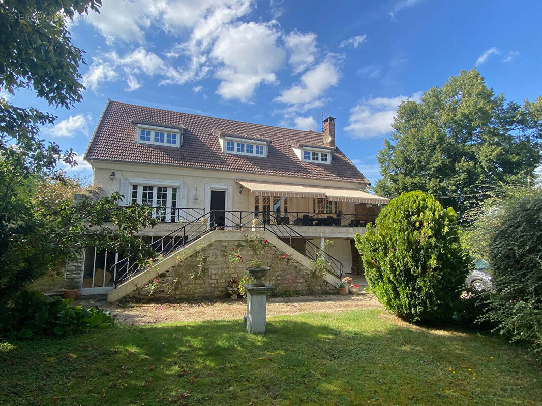 Maison à FONTENAY-SAINT-PERE