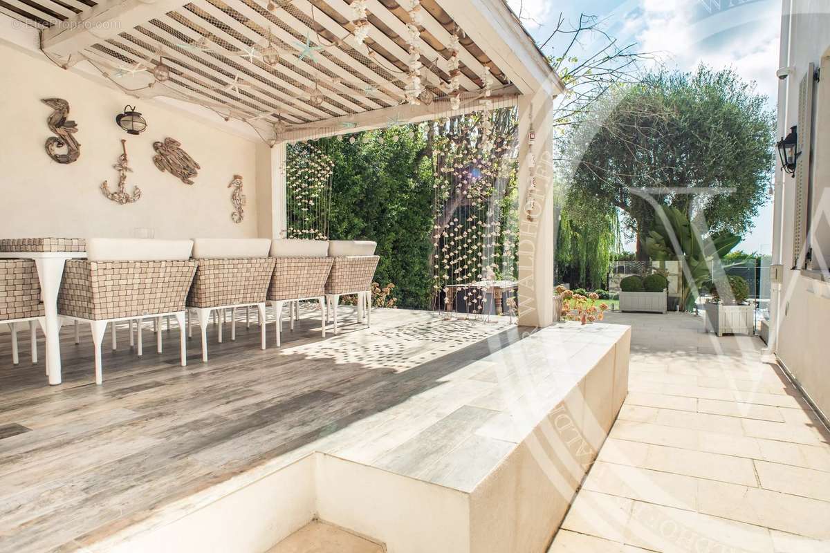 Maison à EZE