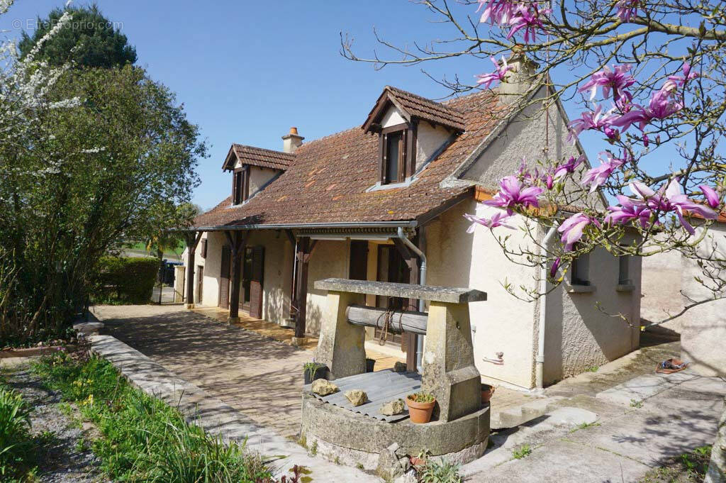 Maison à PARAY-LE-MONIAL