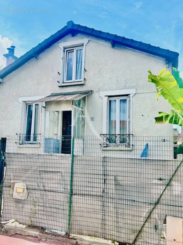 Maison à DUGNY