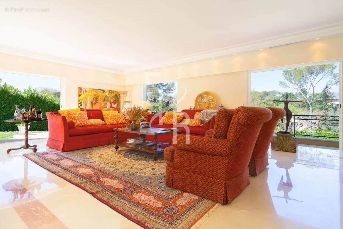 Maison à MOUGINS