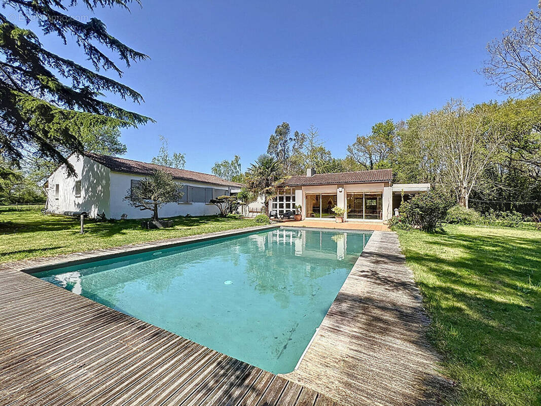 Maison à VENANSAULT