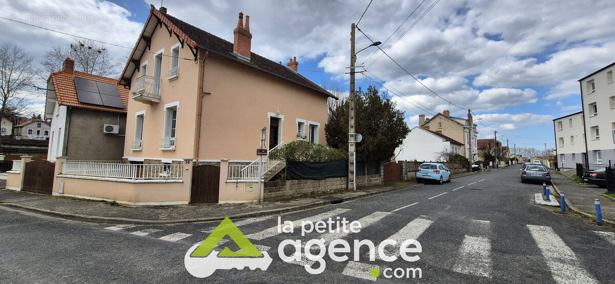 Maison à MONTLUCON