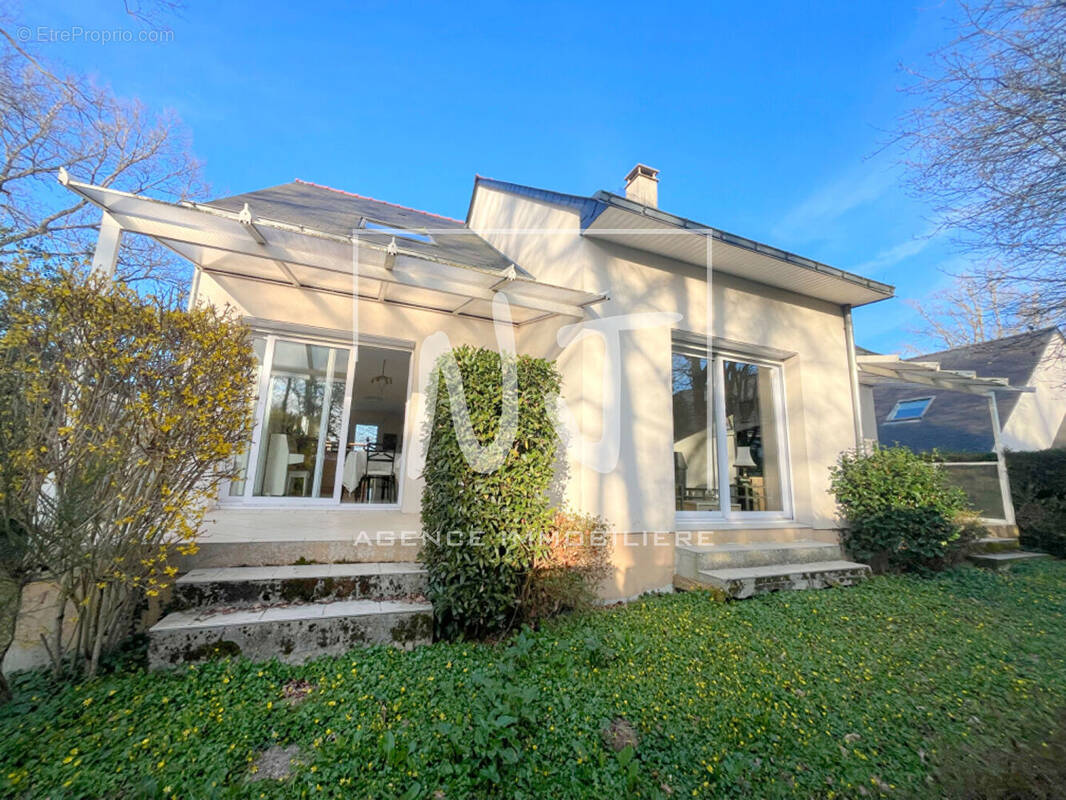 Maison à SAINT-BARTHELEMY-D&#039;ANJOU