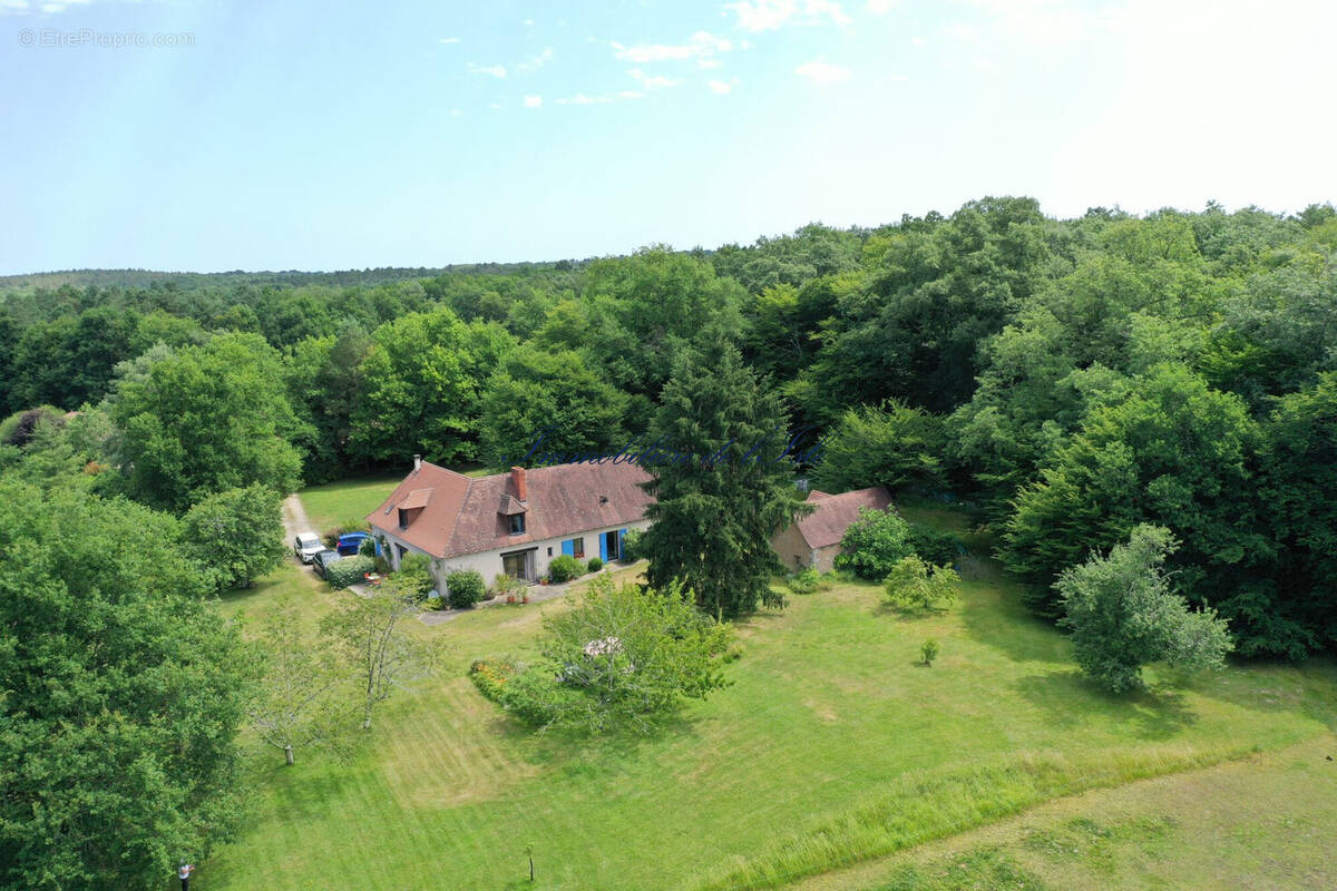 Maison à MILHAC-D&#039;AUBEROCHE