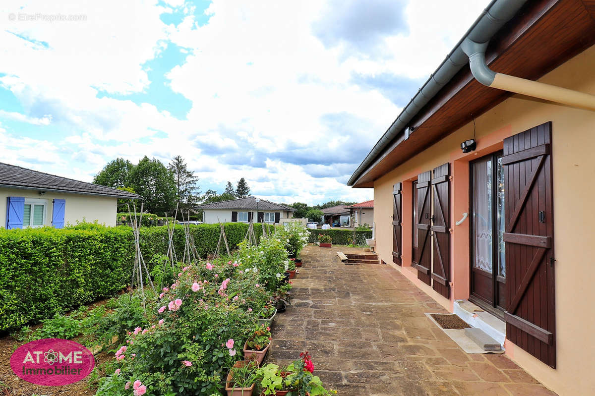 Maison à AUBOUE