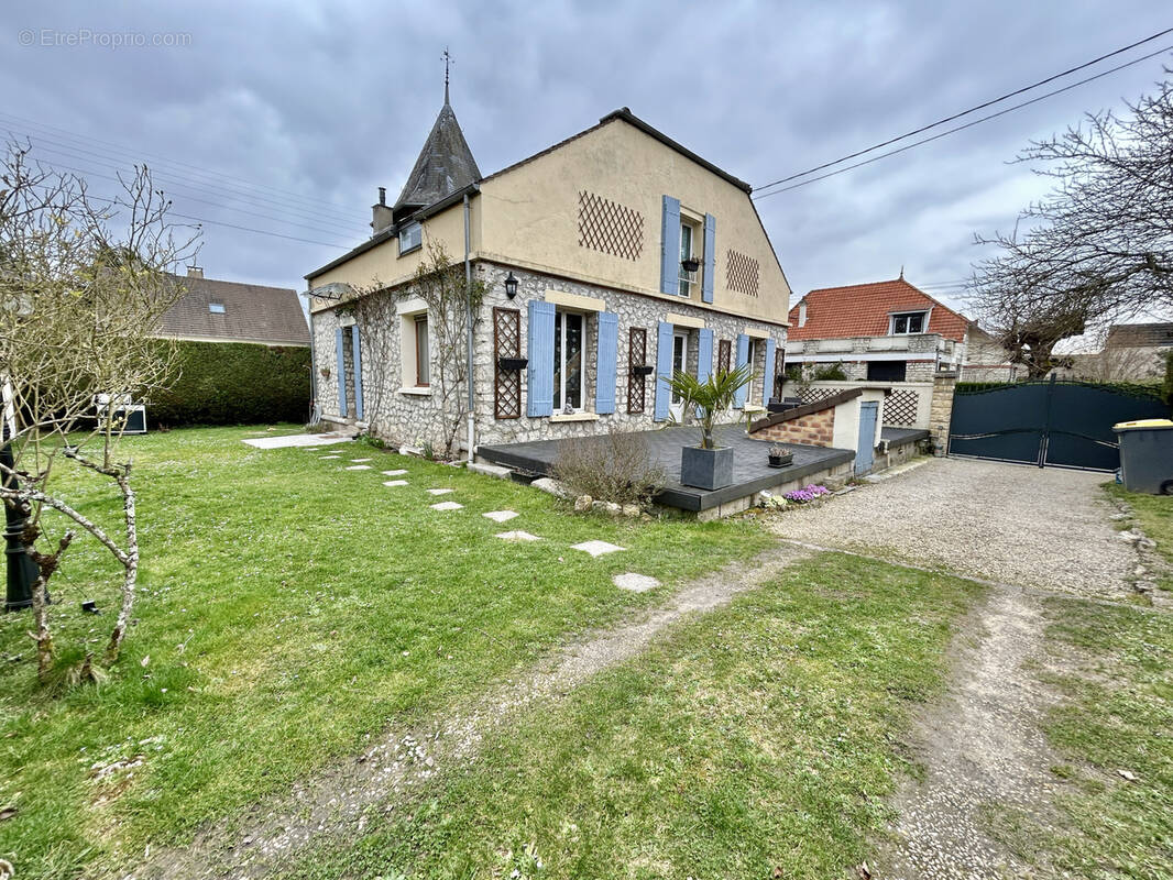 Maison à BOURRON-MARLOTTE